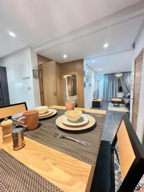 Appartement Lumineux Bien Equipé Derrière Hotel Idou Anfa Pas de vis-à-vis